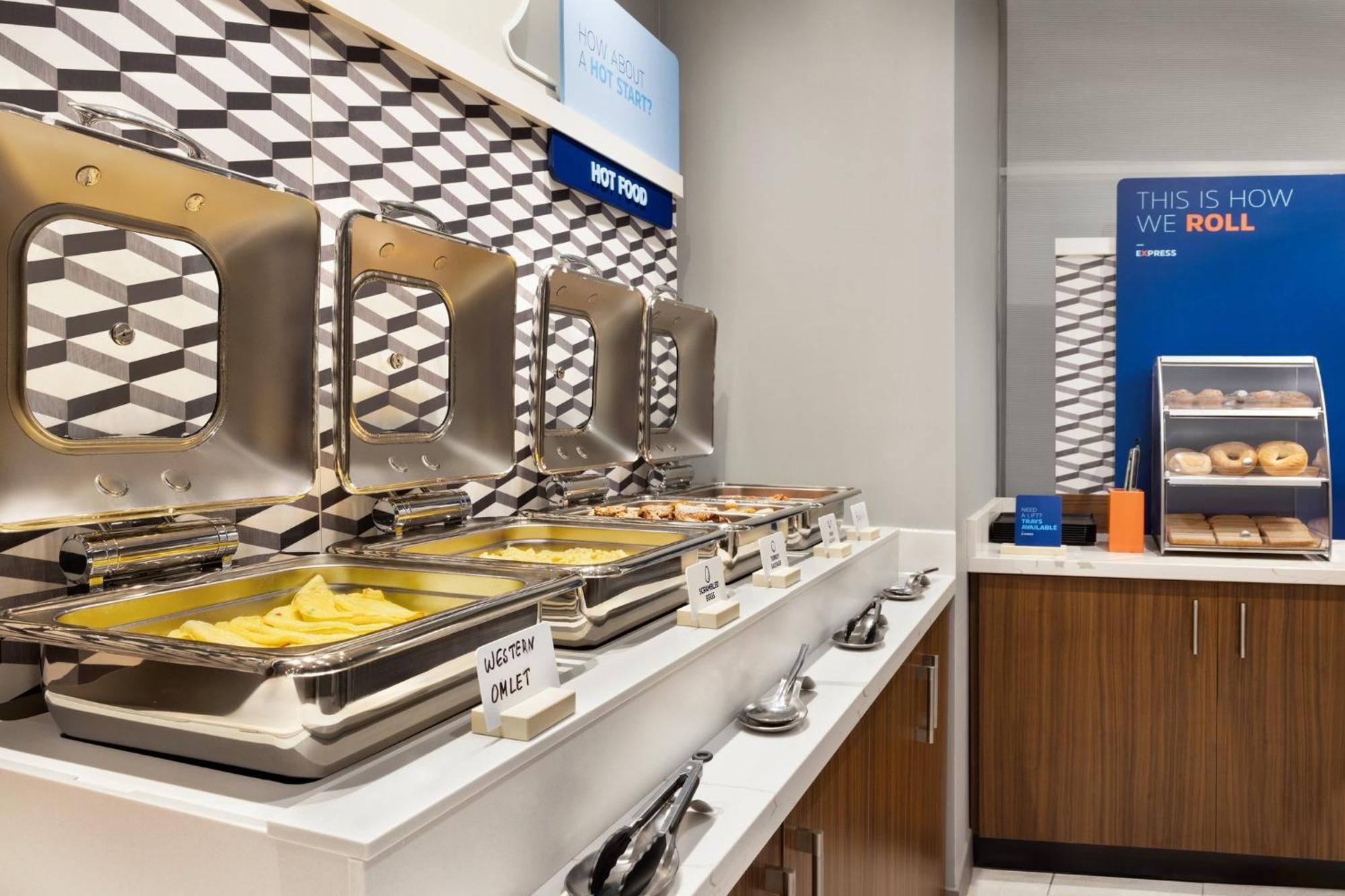 Holiday Inn Express - Strathroy By Ihg Kültér fotó