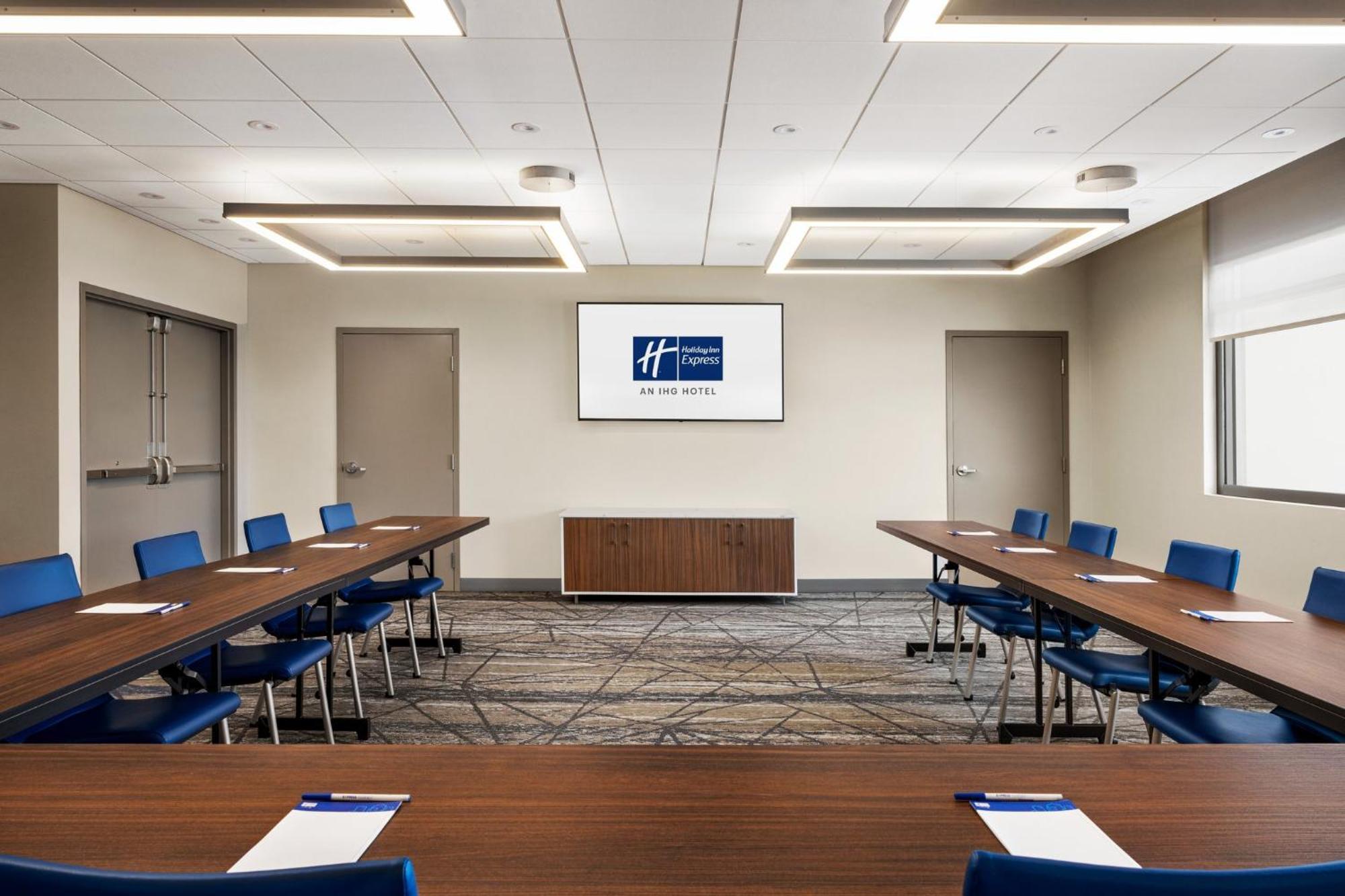 Holiday Inn Express - Strathroy By Ihg Kültér fotó